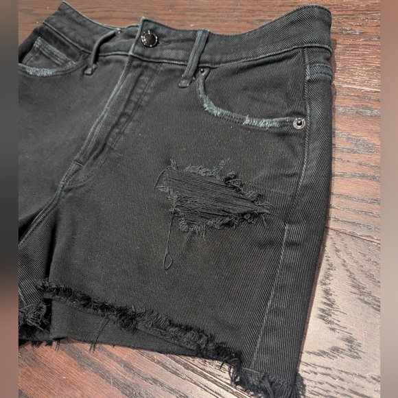 Good American Jean Shorts - Picture 3 of 7